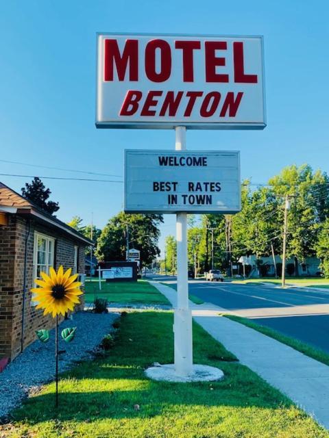 Benton Motel Bagian luar foto