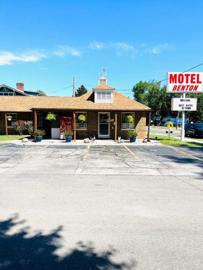 Benton Motel Bagian luar foto