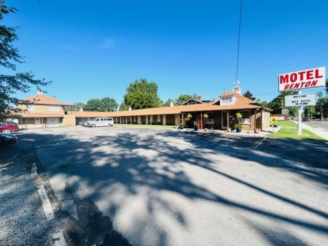 Benton Motel Bagian luar foto