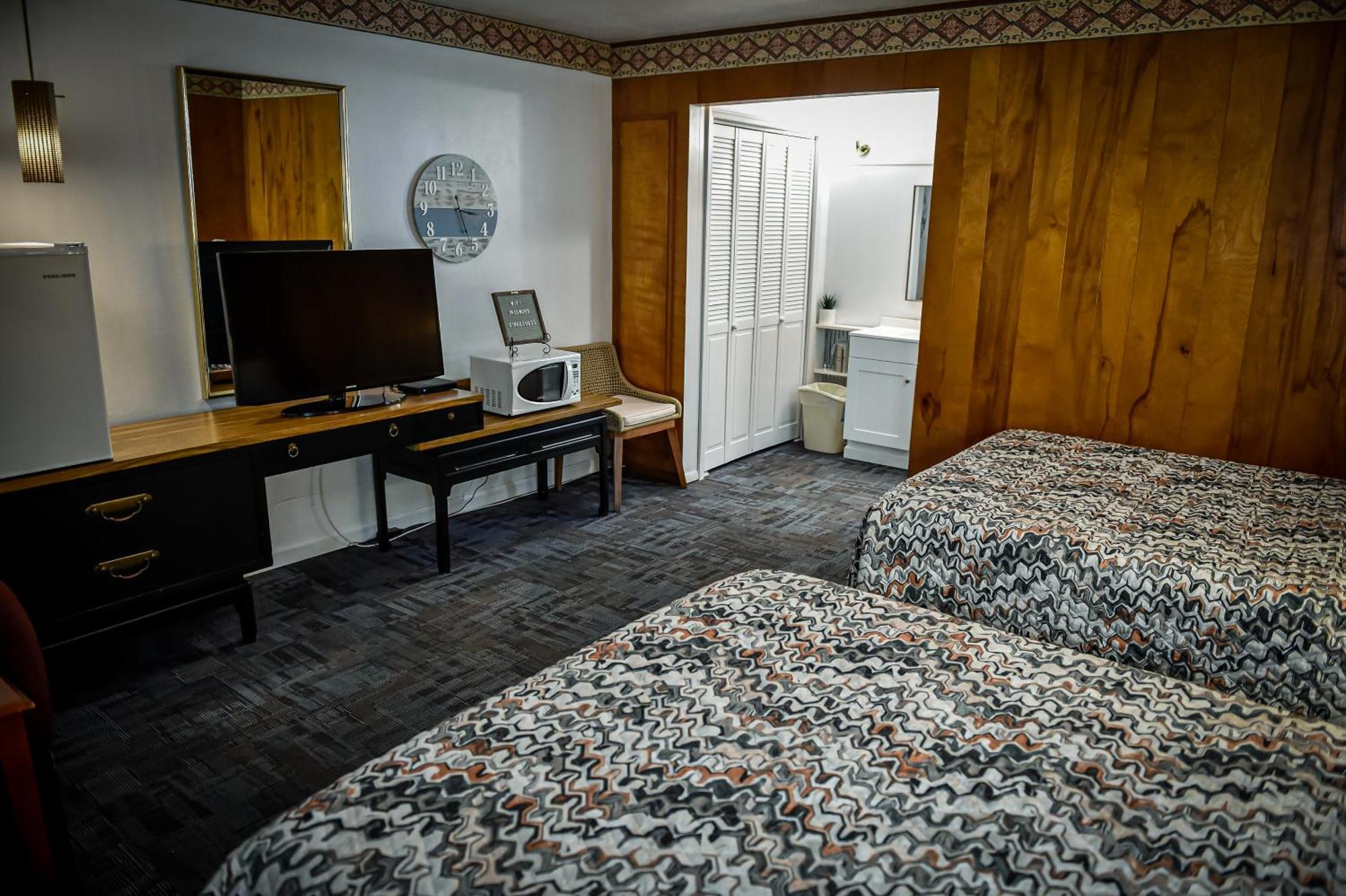 Benton Motel Bagian luar foto