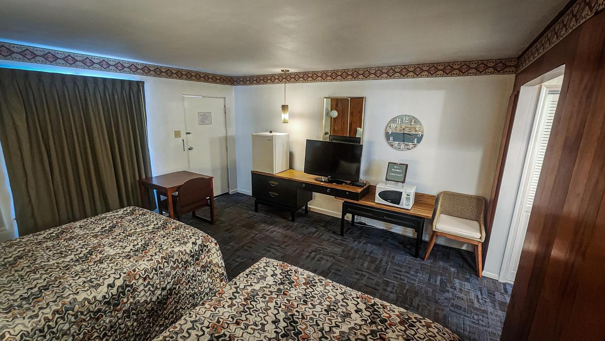 Benton Motel Bagian luar foto